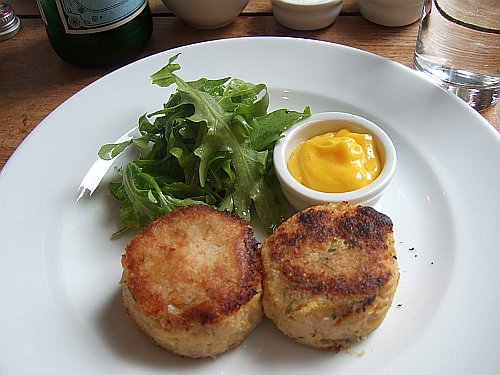 mermaid-brunch-crab-cakes