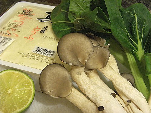 mushroom tofu pok choi
