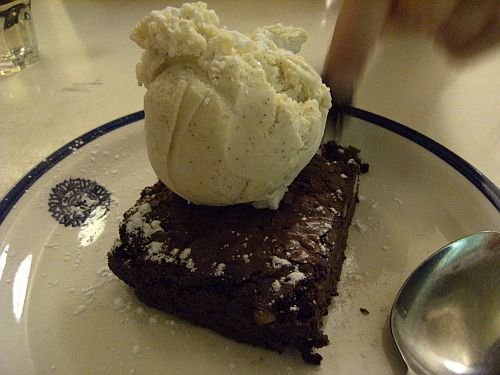 niamh with brownie