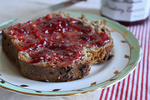 slice of bread and jam